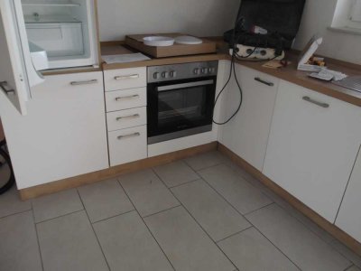 SINGLE-WOHNUNG - Attraktive 3-Zimmer-Wohnung mit Balkon und Einbauküche in Dettingen