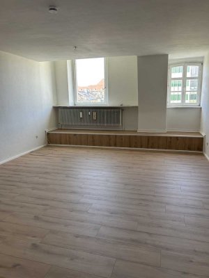 schöne renovierte 2 Z Whg in der Innenstadt