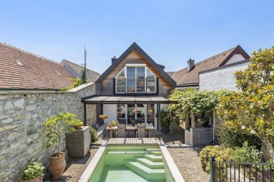 Leben wie in der Provence – Bezauberndes Landhaus mit Pool, Naturidylle &amp; voller Privatsphäre. 30 Minuten von Wien!