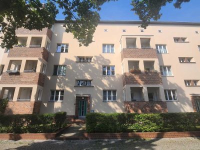 Helle, ruhige Wohnung mit gutem Grundriss und Süd-Loggia in gepfl. Wohnanlage