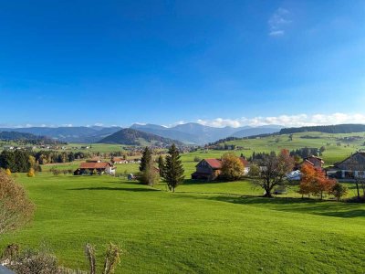 Charmante Dachgeschosswohnung im ehemaligen Schulhaus mit freiem Hochgratblick
 nahe Oberstaufen i