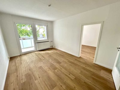 Wunderschöne 4 - Raumwohnung in Top Lage mit Einbauküche und Balkon
