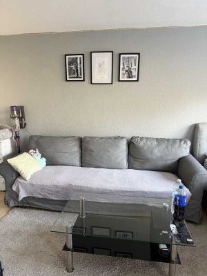 Möblierte 1-Zimmer-Wohnung mit großem Balkon für Student:innen/Azubis