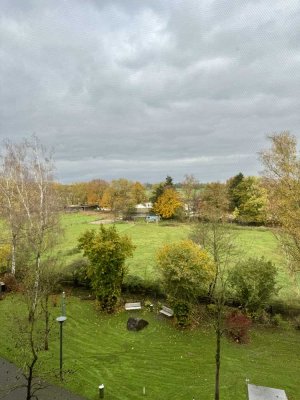 Helle 3-Zimmer Wohnung mit Balkon und Blick ins Grüne im 4. OG in Erkrath