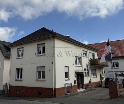gepflegtes Wohnhaus mit separatem Apartment und viel Potential!