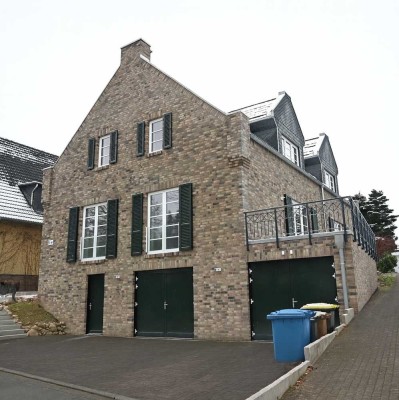 Moderne Doppelhaushälfte mit 4 Zimmern, Garagenplatz, Vollkeller, Garten