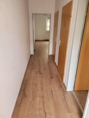 Sonnige &amp; sanierte 2-Zimmer Wohnung mit Terrasse &amp; Parkplatz - ideal für Pärchen / WG / Familie in Graz-Eggenberg