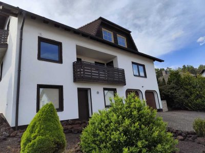 Großzügiges Einfamilienhaus mit Einliegerwohnung, Doppelgarage und Kamin in Cornberg
