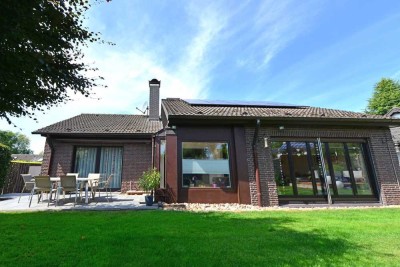 Hennef-Söven: Großzügiger Bungalow mit moderner Ausstattung