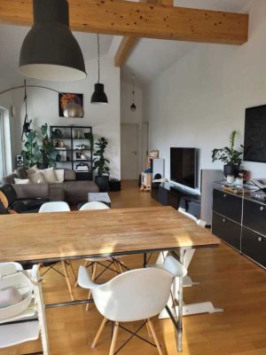 Helle, gepflegte 4-Zimmer-Penthousewohnung – sichere Kapitalanlage in guter Lage