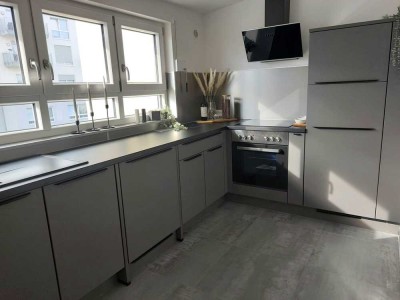 **ALLES NEU** 2-Zimmer-Wohnung mit Balkon!