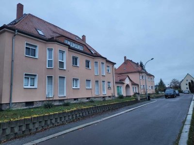 Wohlfühl -Wohnung im 1.OG mit Einbauküche