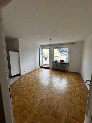 Sanierte 2-Zimmer.-Wohnung mit großer Dachterrasse