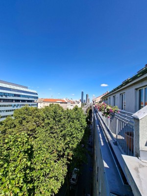 2 Zimmer + 2 Terrassen in Toplage – sanierungsbedürftige Dachgeschosswohnung
