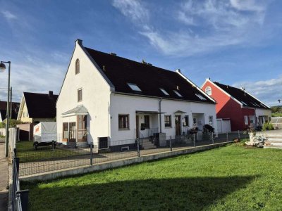 Schönes RMH mit kleinem Garten in Mickhausen