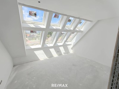 Stilvolle 2-Zimmer-Dachgeschosswohnung mit großer Dachterrasse &amp; zusätzlichem Dachraum
