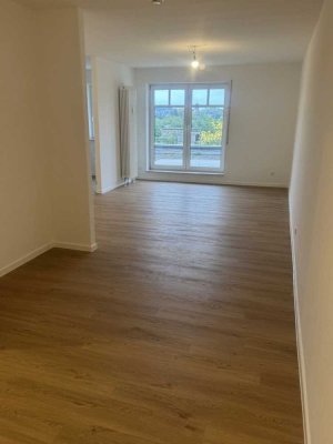 Umfassend renovierte 3-Zimmer Wohnung mit Balkon und großer Dachterrasse in Gotha-Siebleben