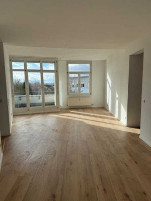 RENOVIERTE 3-Zimmerwohnung mit 2 Balkonen und toller Aussicht