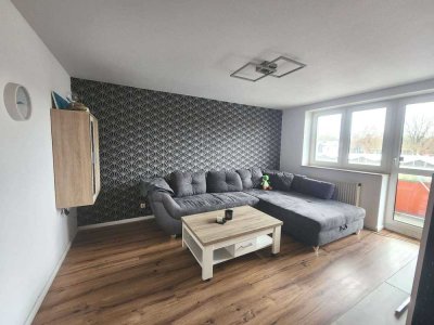 Idyllische 2-Zimmer-Wohnung mit Einbauküche, Balkon und Stellplatz