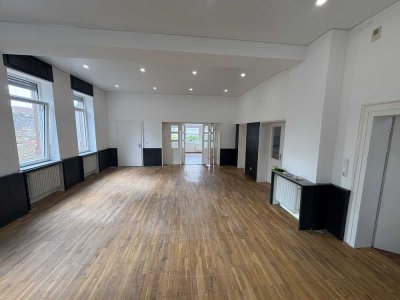 Praxis/ Büro oder Wohnung 4-Zimmer mit EBK in Ober-Flörsheim