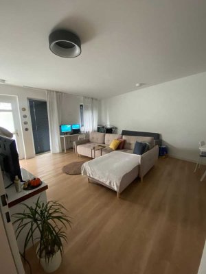 Schöne 2-Zimmer-Wohnung mit Terrasse & EBK nahe HBF