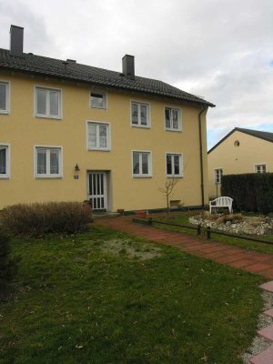 Helle, freundliche 2 Zimmer-Wohnung im Hochparterre, mit Balkon
