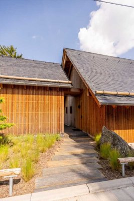 Design Pur: Neubau von italienischen Stararchitekten + EFH als Kapitalanlage + Historische Schmiede