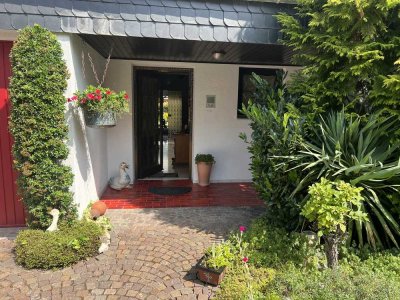 Charmantes Reihenmittelhaus mit Garten, Balkon & Garage in Hilden-Nord