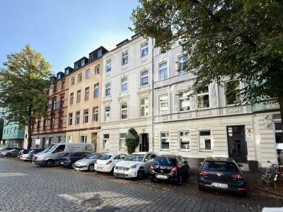 Altbau-Charme trifft urbanen Lifestyle – hochwertige 2-Zimmer-Wohnung mit Balkon in Flingern