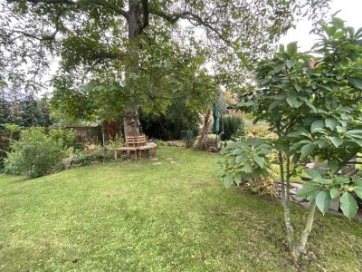 Besondere, helle 103 m² Wohlfühloase mit 2 Balkonen, Garten und Einbauküche