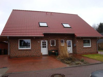 Doppelhaushälfte (linke Hälfte) in zentraler Lage von Schortens