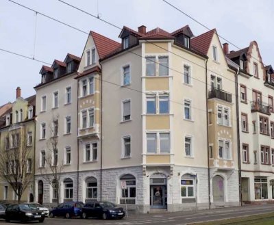 Bezugsfreie, neu renovierte 3 Zi.-Wohnung in saniertem Altbau