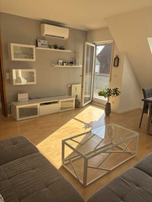 Maisonette über 2 Etagen – voll möbliert – mit Balkon, Klimaanlage & TG-Stellplatz