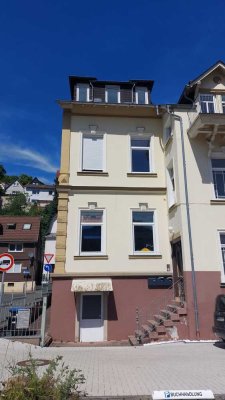 Komplett sanierte, gemütliche, helle Single DG Wohnung