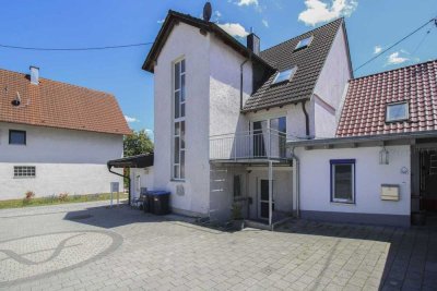 Einziehen, vermieten, profitieren – 3-Parteienhaus mit sofort beziehbarer Einheit  - A/B Effizienz