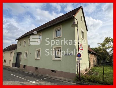 Anschauen lohnt sich! - Interessantes Familienhaus in Ortsrandlage