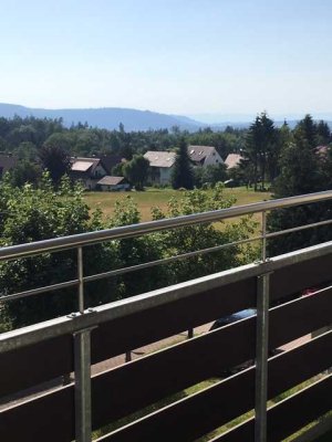 Gepflegte 2-Zimmer-Wohnung mit Balkon im 2. OG in Dobel