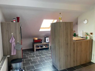 Modernisierte Wohnung mit drei Zimmern und EBK in Altenahr