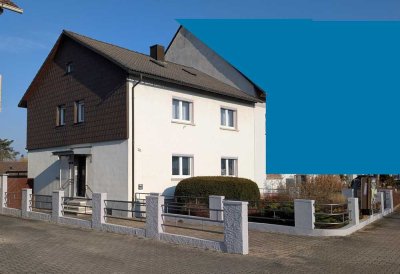 DHH auf großem Grundstück mit Ausbaupotenzial