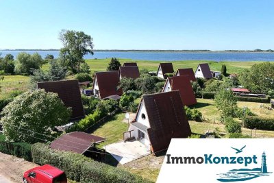Finnhütte mit Wasserblick! Ca. 49m², Terrasse, 472m² Grundstück inkl. Zufahrt & separates Gästehaus!