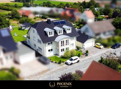 Luxuriöses Zweifamilienhaus mit 487 m² Wohnfläche, 3.250 m² Grundstück & zwei Designküchen in Lage"
