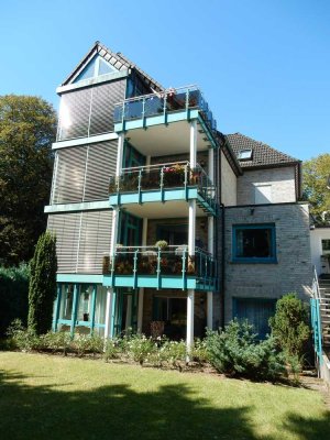 Schöne, zentrale Souterrain-Wohnung mit Terrasse am Schillerpark