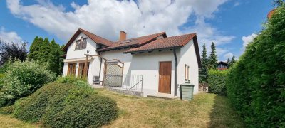 Familienfreundliches Einfamilienhaus mit Garage in ruhiger Lage