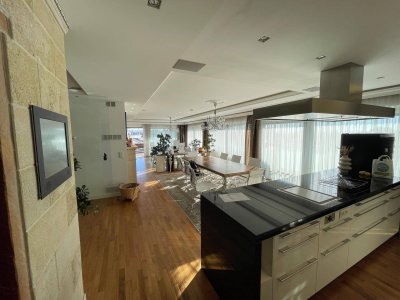 Exklusives Penthouse mit Schlossbergblick und Wellness-Oase