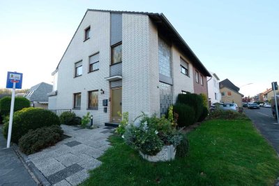 Große 2-Zimmer Wohnung in bester Lage von MG-Pongs ++ Zweifamilienhaus ++ Großer Balkon ++ Sackgasse