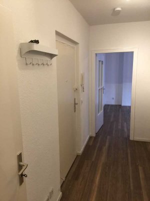 Kurzfristig verfügbar - 2 ZW mit Wintergarten in Innenstadtnähe