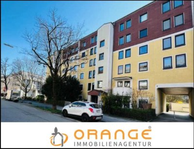 ***   WOHNUNG IN TOLLER LAGE MÜNCHENS   ***
1-Zimmer Wohnung mit Terrasse & TG-Platz