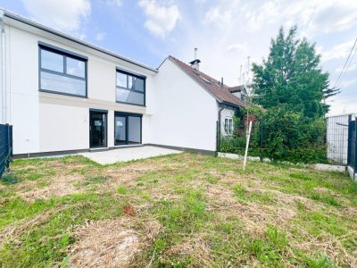 ERSTBEZUG: REIHENHAUS MIT PV-ANLAGE UND HOCHWERTIGER EINBAUKÜCHE NÄHE BADETEICH