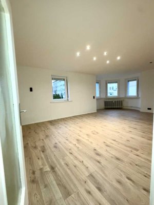 Lichtdurchflutete 3,5-Zimmer-Altbauwohnung im Hochparterre, zentral in Schwenningen