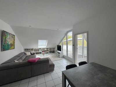 Lichtdurchflutete 3 Zimmer DG-Maisonette-Wohnung in Hofheim-Lorsbach inkl. TG-Stellplatz